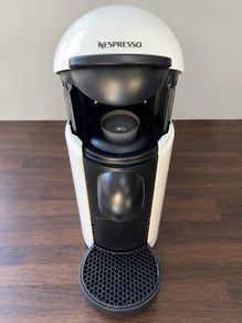 Nespresso Coffee Machine White Includes Descaling Kit