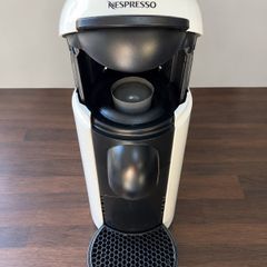 Nespresso Coffee Machine White Includes Descaling Kit