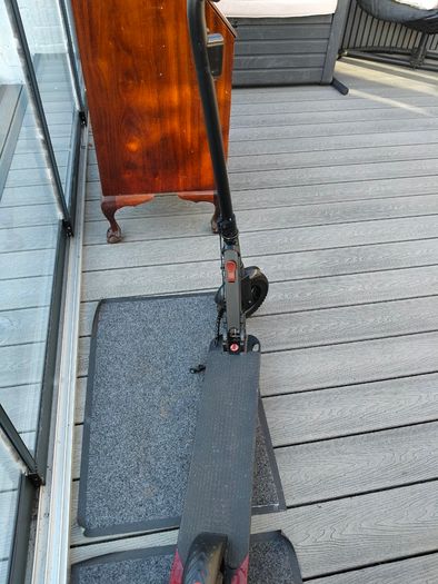 Electric scooter
