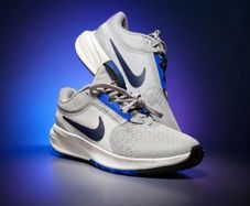 Nike trainers size UK 5 (Brand new in box)