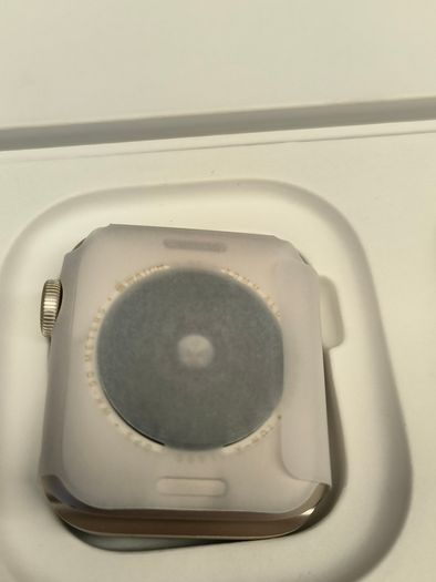 Apple Watch Se 3rd Gen 40mm Starlight Wifi + Gps M/l (not Used)