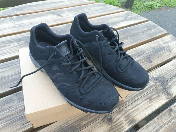Adidas Daroga UK 9.5 Euro 44
