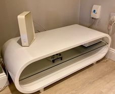 Modern TV Unit  White Gloss  Very Good Condition