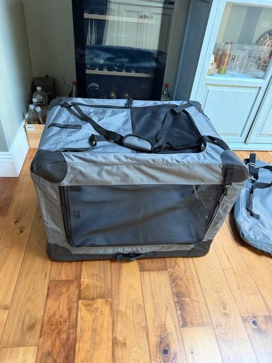 Dog travel crate