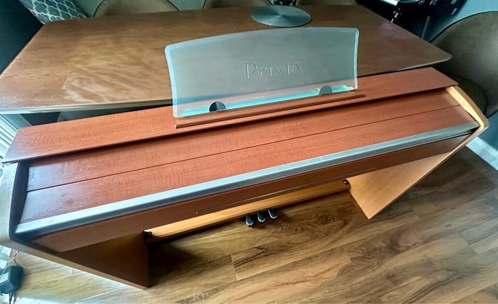 Casio Privia PX-720 Digital/Electric Piano in cherrywood