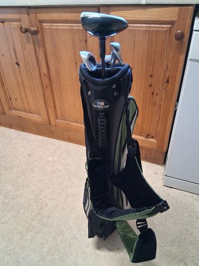 Golf Clubs. US Kids Golf Set For Right Handed 9 To 10 Year Old.Collect In Dublin Or Receive Via Post. .