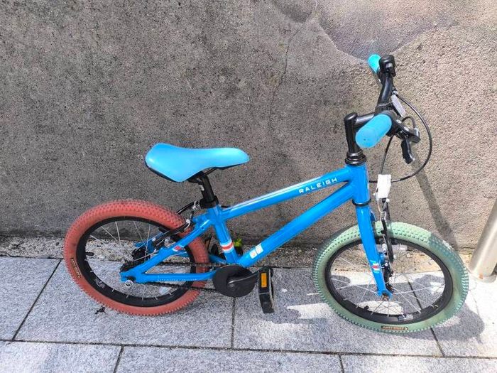 kids 16 inch Raleigh pop bike
