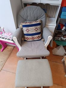 Nursing rocking chair with footstool