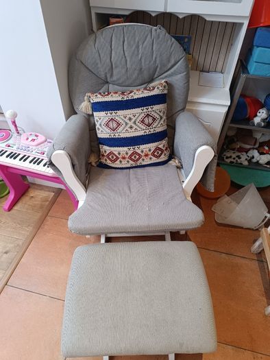 Nursing rocking chair with footstool