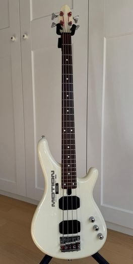 1988 Yamaha Motion B medium scale Bass