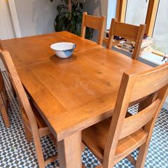 Solid Wood Extendable Table