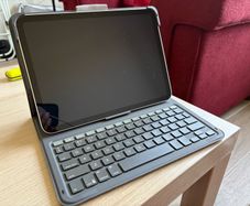 iPad A16 with keyboard case