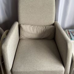 Rocking & feeding Chair Obaby + small table