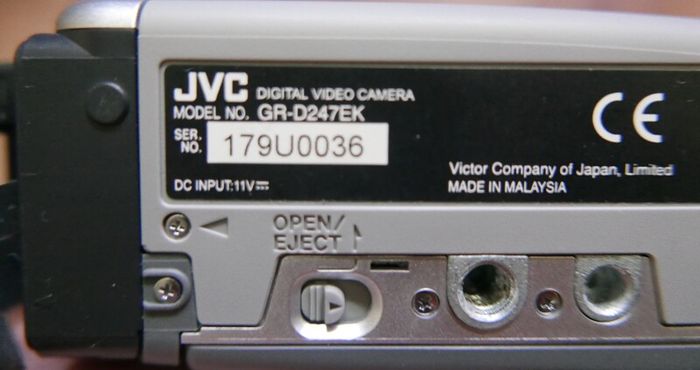 JVC GR-D247EK Handheld MiniDV Camcorder with charger Tested