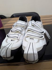 Near brand new cycling shoes UK 9