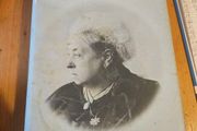 Victoria  A Life.  By A.n.wilson. First Edition Hardback With Dustjacket In Good Condition. See Photos For Same.