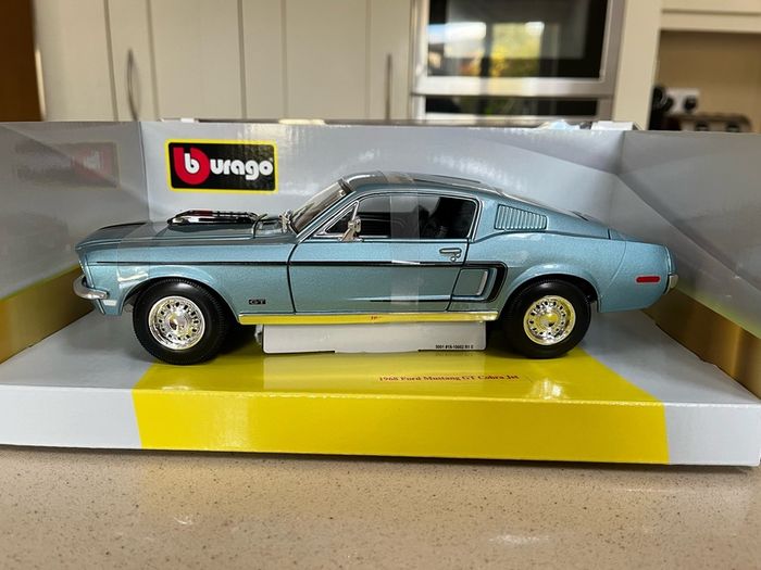 Ford Mustang GT Cobra Jet 1/18 Burago Rare