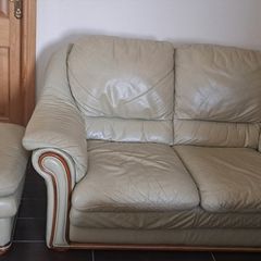 3 and 2 Leather Suite + Footstool
