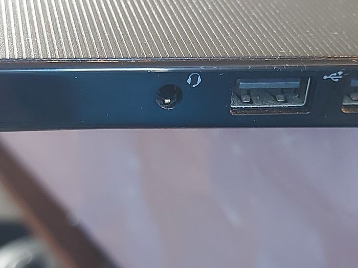 DELL Vostro 15, 3000 Series, Intel Core i3-5005U CPU, 2.0GHz, 4GB Ram, 500GB HDD, windows 10, Microsoft Edge, Chrome and VLC
