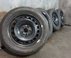 R16 wheels & new tyres / hub caps free