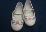 Girls ivory casual shoes, size 11