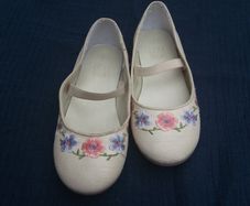 Girls ivory casual shoes, size 11