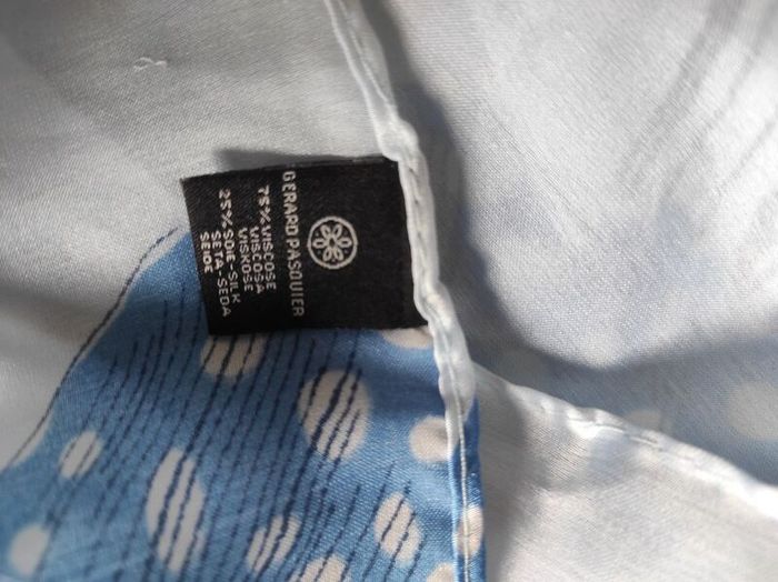 Gerard Pasquier scarf