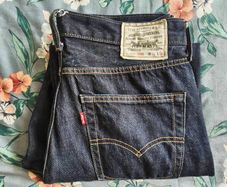 Levi's loose jeans