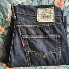 Levi's loose jeans