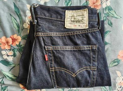 Levi's loose jeans