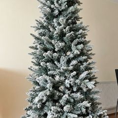 Beautiful 7ft Snow Flocked Christmas Tree
