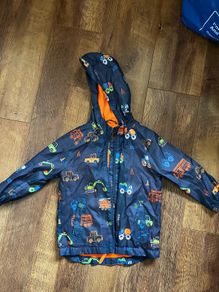 Boys rain jacket in size 3-4
