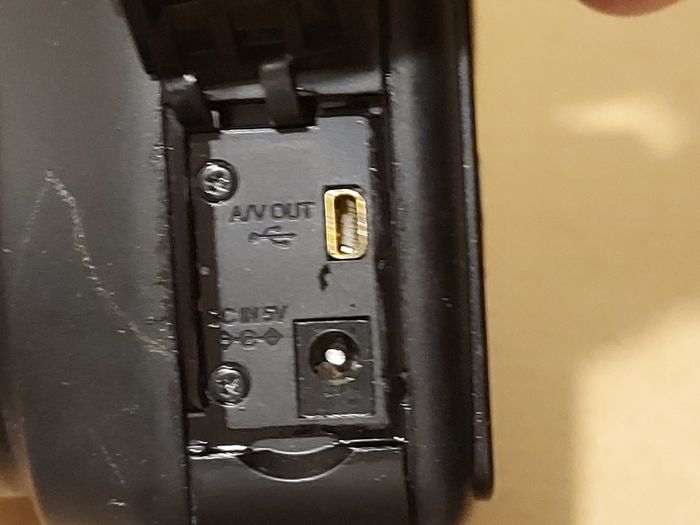 Fujifilm FinePix S5800 Digital Camera, Takes 4 AA Batteries, not powering on, for parts or repair