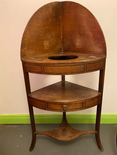 Georgian corner washstand