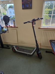 Damaged Niu KQI3 Max Electric Scooter