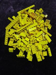 LEGO - Yellow Bricks