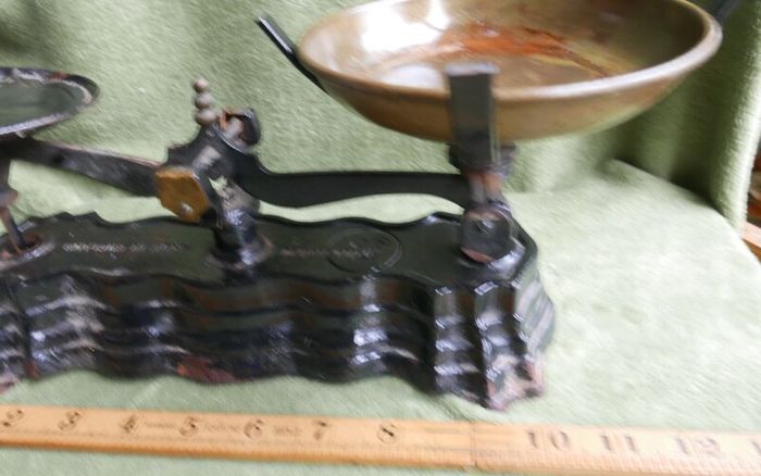 Vintage Libra Scale Co. Made In England Black & Gold Balance Weighing Scales Kitchen Baking Cast Iron Brass Metalware Heavy Antique