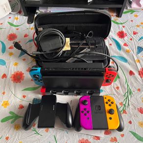 Nintendo Switch (1st Edition with Bundle)