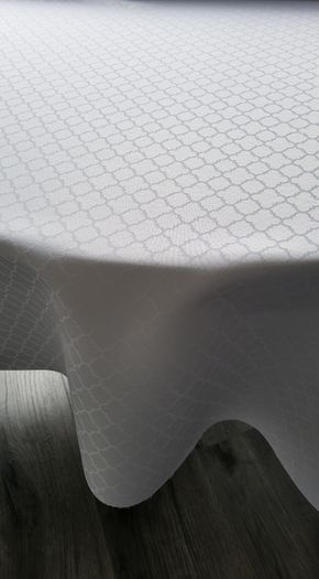 White tablecloths. Made to measure. Round. Rectangular, square - any size.