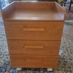 Chest of drawers on wheels