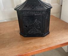 Cast iron letter box