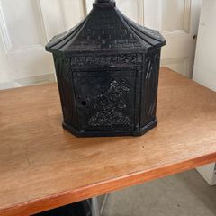 Cast iron letter box