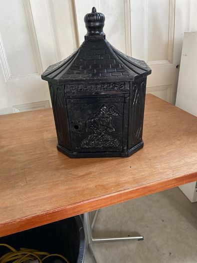 Cast iron letter box