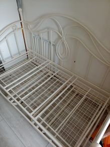 Single bed