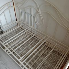 Single bed