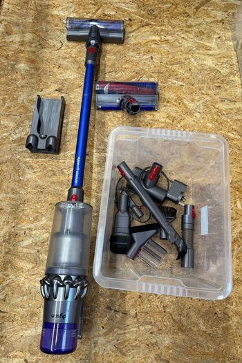 Dyson V11 Absolute