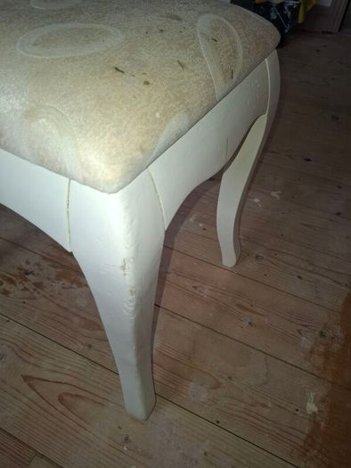Chantilly style dressing table in french ivory with stool