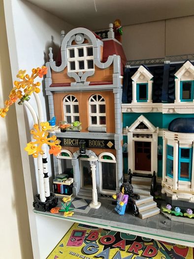 Lego Bookstore Modular set