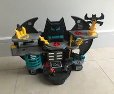 Imaginext Batman Batcave