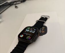 Apple Watch Ultra 2 (GPS + Cellular)